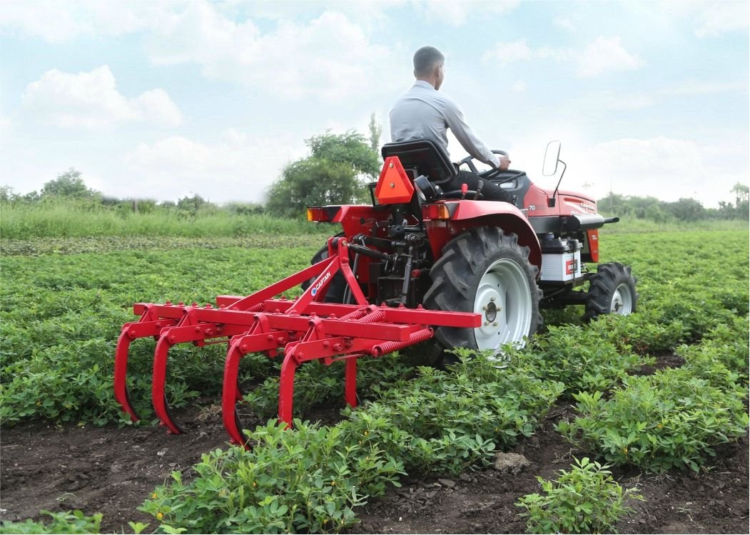 Spring Tyne Cultivator Working